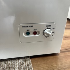 冷凍庫 小型 家庭用 冷凍  ストッカー アイリスオーヤマ　100L 中古品　の画像