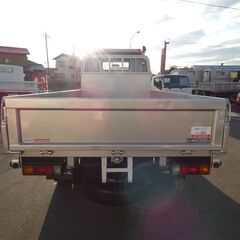 H25 キャンター　2トン 4WD オートマ　平ボディー251142の画像