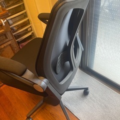 美品メッシュタスクチェアー オフィスチェア 昇降　空気圧式で高さの調整可能 の画像