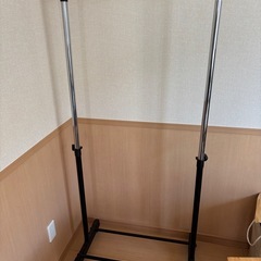 ハンガーラック　伸縮可能　約77cm x 42 cm x 90cm (最小時)  の画像