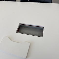 テーブルと椅子セットの画像