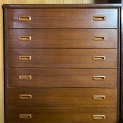 タンス、おおまかなサイズ奥行き40cm横90cm高さ135cmの画像