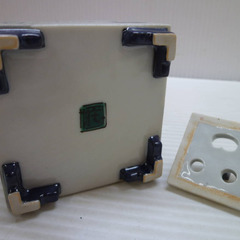 ★▲九谷焼 吉田荘八 色繪秋野抄図 色絵 香炉 香爐 角香炉 茶道具 華道具 共箱 mの画像