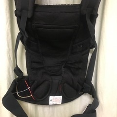相談中エルゴ　ブラック美品ベビーアダプト　クールエアーの画像