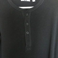 値下げユニクロシャツの画像