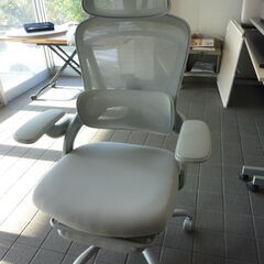 Ｍ　未使用/新品　アウトレット　 オフィスチェア フットレスト付き 独立式ランバーサポート メッシュ 昇降式 アームレスト ロッキング チェア ヘッドレスト デスクチェア 椅子の画像