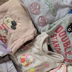 子ども服　110サイズA　女の子　1箱まとめて32枚の画像