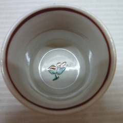 ★▲九谷焼 浅蔵与成 色絵 小紋と松 ぐい呑 盃 酒盃 酒杯 お猪口 酒器 和食器 共箱 eの画像