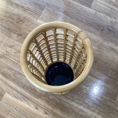 ランタン傘立【町田市再生家具】　1210の画像