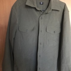 値下げユニクロシャツの画像