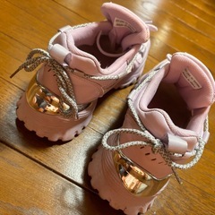 ピンク23センチスニーカーの画像