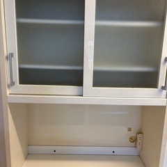 食器棚の画像