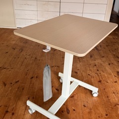 【状態綺麗】昇降デスクの画像