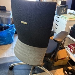 オカムラ　チェアの画像