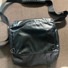 ノースフェイスメッセンジャーバックの画像