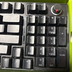 光るキーボード。の画像