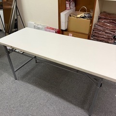 折りたたみ事務テーブルの画像
