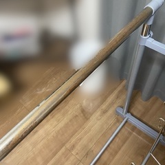 衣類掛けハンガーラックの画像