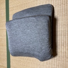 折りたたみ座椅子の画像