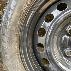 スタッドレスタイヤ、鉄ホイール(一時停止中)の画像