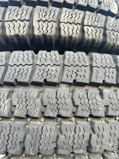 いすゞ　エルフ　　スタッドレス　205/65R16 ライトトラック用　スタッドレス6本　新鮮タイヤ2022年製