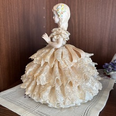 可愛い陶器人形　8万円で購入し大切に保管中ですの画像