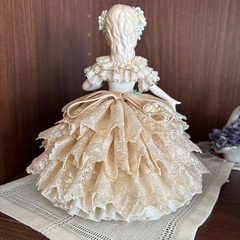 可愛い陶器人形　8万円で購入し大切に保管中ですの画像