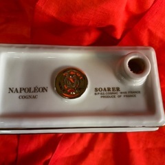 ブランデー、凱旋門型ボトルの画像