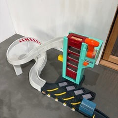 ディズニー トミカカーズレバーで連続発進 ダイナミックタワーの画像