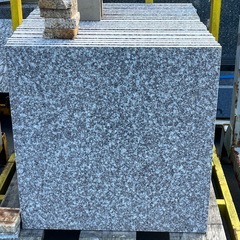 色々コーナー【御影石】だいたい600角　 石材 大理石 御影石 砂利 庭石 ロックガーデンなどの画像