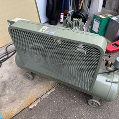 日立 　OILFREE　BEBICON エアーコンプレッサー 200Vの画像