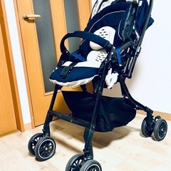 Combi ベビーカー 収納カバー付きの画像