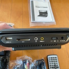 GREEN HOUSE ポータブルDVDプレーヤー 9インチの画像