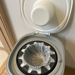 コンビ　オムツ　ゴミ箱　の画像