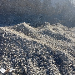 砕石、採石ダンプ一台1000円。どれだけ積んでも。どの車両でも。の画像