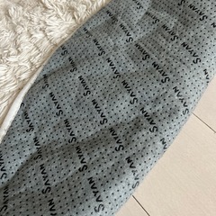 白のふわふわ円形ラグマット（直径93cm）の画像