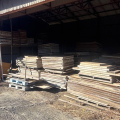 コンパネ型枠、仮枠トラック一台1000円。どれだけ積んでも。どの車両でも。の画像