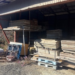 コンパネ型枠、仮枠トラック一台1000円。どれだけ積んでも。どの車両でも。の画像