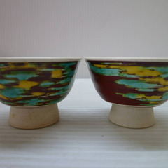 ★▲九谷焼 松本佐喜男 色絵 瑞雲之譜 盃 2客 セット 酒盃 酒杯 お猪口 ぐい呑 酒器 和食器 共箱 eの画像