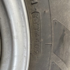 165R14-6PRスタッドレスタイヤホイル付きの画像