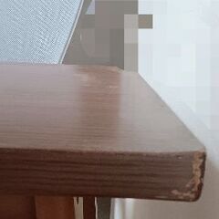 デスクとチェアの画像