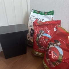 大型犬バギー、ベッド、フード、フードケースの画像