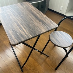 折りたたみテーブル&チェアの画像