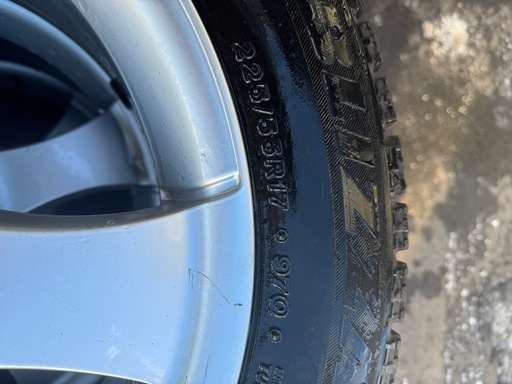 スタッドレス　AUDI