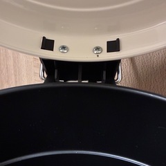 ニトリ　ペダル式ごみ箱 アイボリーの画像