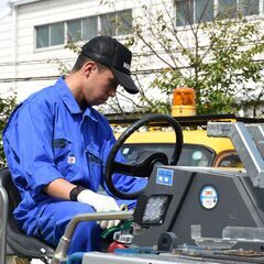 未経験・無資格歓迎！／賞与実績5.5ヶ月／完全週休2日制／年間休日123日／残業平均15時間【特殊車両の事務・サービススタッフ】＿範多機械株式会社の画像