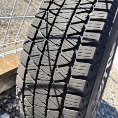 スタッドレスタイヤの画像