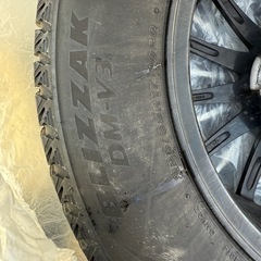 スタッドレスタイヤの画像