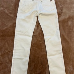 未使用定価16,500円レディースジーンズホワイトデニムの画像
