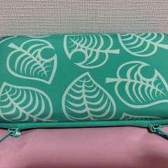 葉っぱ模様のNintendo Switchケースの画像